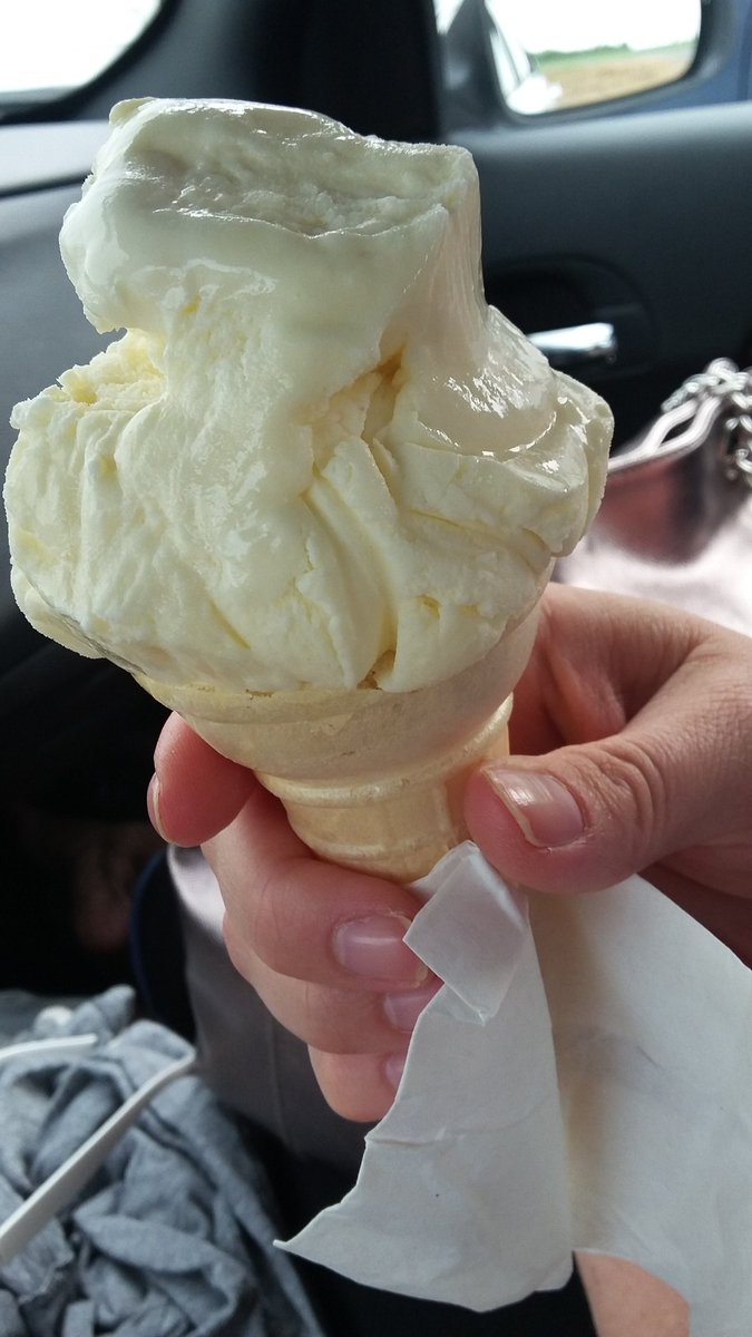 JETinlin's tweet photo. #NationalIceCreamDay #centralsmith #VanillaIceCream$1 https://t.co/tDSW70FfLL