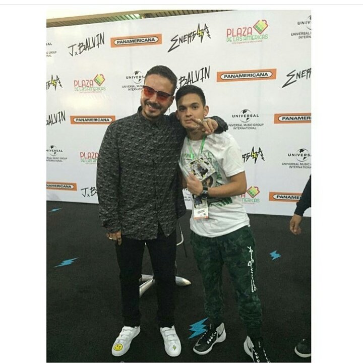 arturochinchi's tweet image. Dos grandes @jbalvin @DavidPrietoCol ☺☺☺