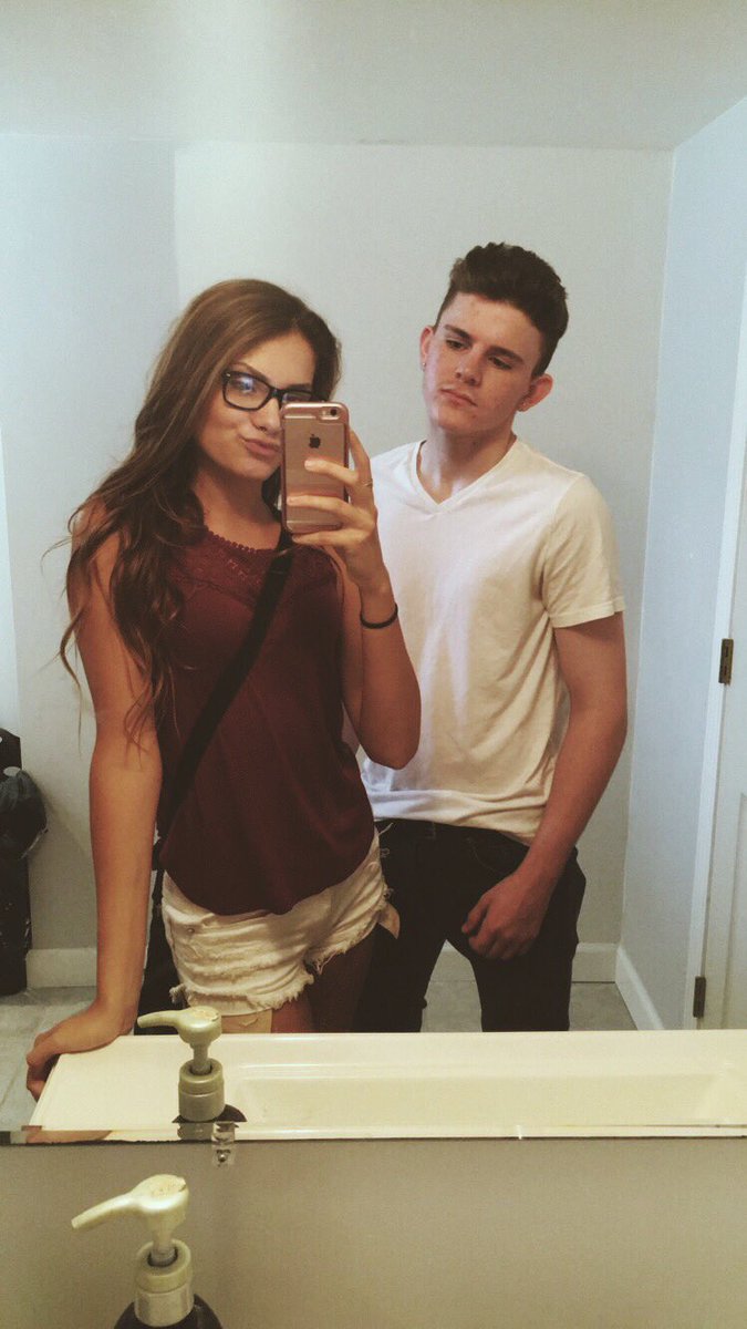 nopenotleah's tweet image. Happy 18th birthday!! You&apos;ve grown up so fast😢❤️ #differentpics #samepose