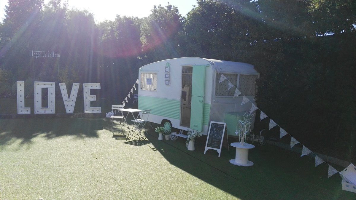 Nos gustan las bodas! 

lacaravanademiboda.es.  3event.es