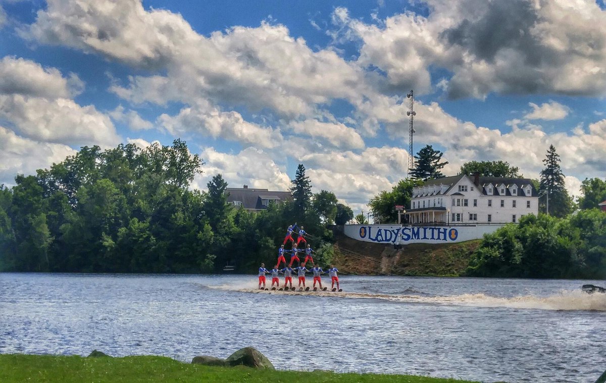 We performed two fun shows for Mardi Gras Days in Ladysmith, WI this weekend. #rochmn #waterski