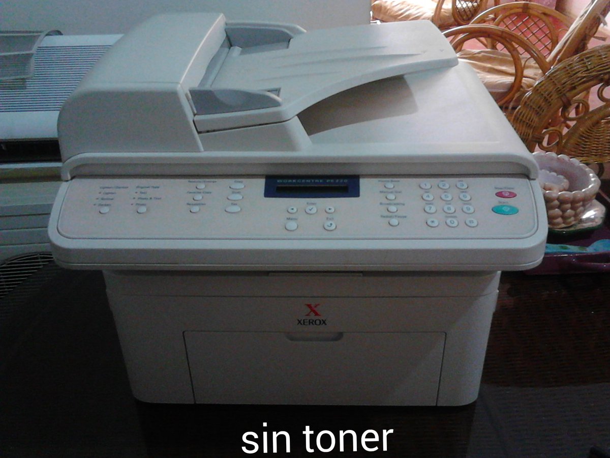 ACabezza's tweet photo. @trafficELTIGRE Xerox WokCentre modelo PE220 (sin toner)4267803678. La vendo x no tener dinero para comprar comida. https://t.co/OzXui0SQ9g