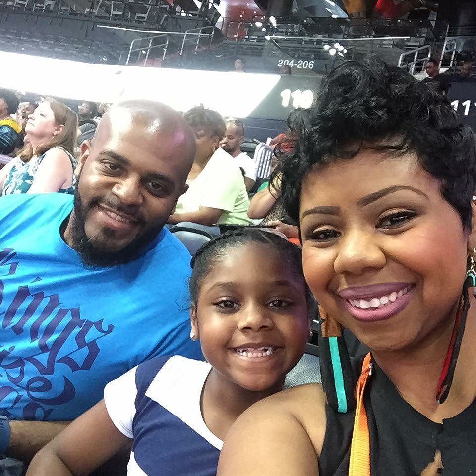 smmoore2's tweet photo. Hanging with my ladies!
#RunWithTheDream
#RWTD
#itsmrandmrsmoorefun
#itsmoorefun https://t.co/nb1eAy9gt7 https://t.co/AZeu4GI4B5