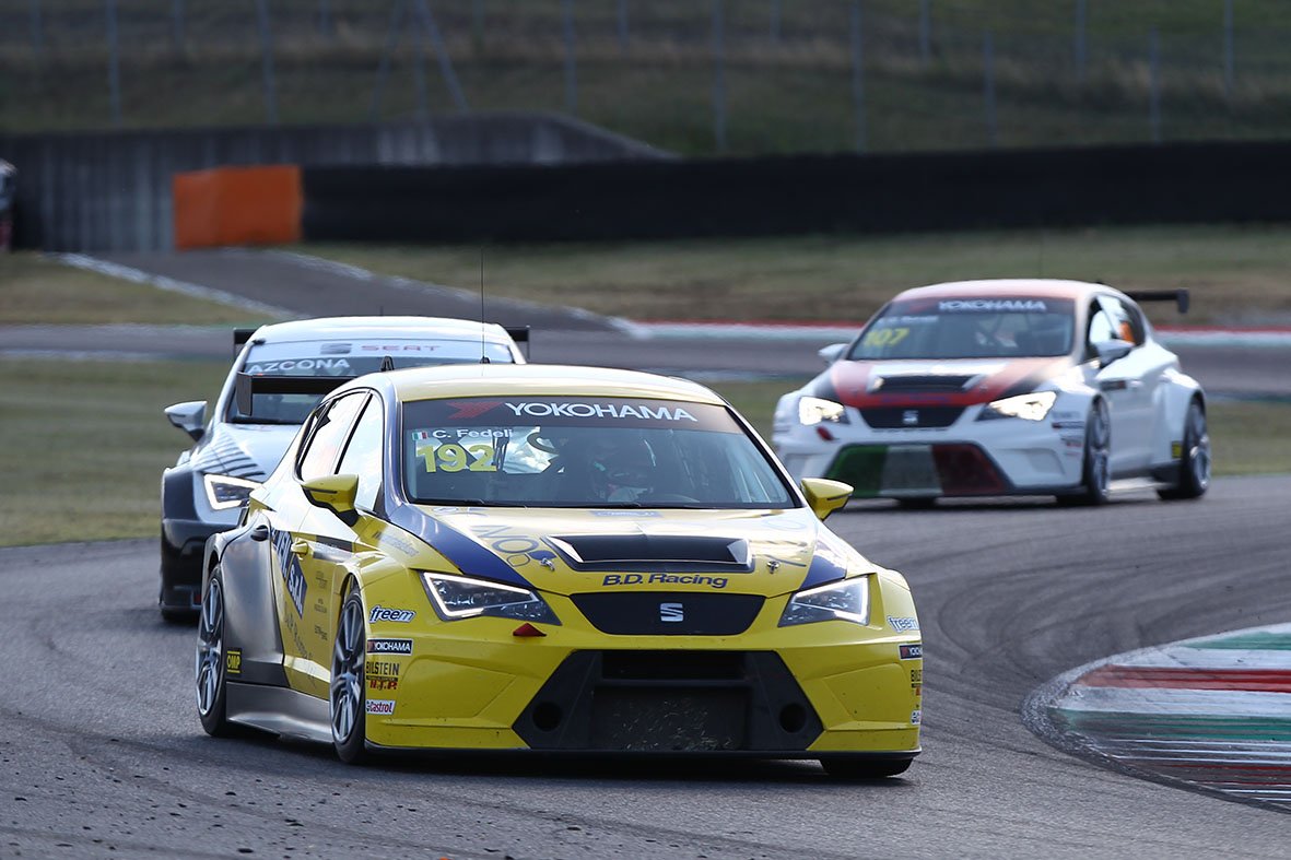 Weekend complicato per <a href="/CarlottaFedeli/">Carlotta Fedeli</a> al <a href="/MugelloCircuit/">Mugello Circuit</a> che chiude sesta tra gli italiani. carlottafedeli.com/weekend-compli…