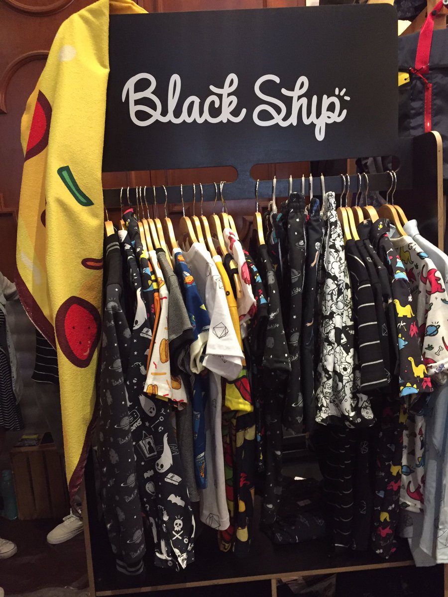 theblackshipmx's tweet photo. Hoy estamos hasta las 21pm en @TRAFICOBAZAR ✨ https://t.co/C98h2L8bTf