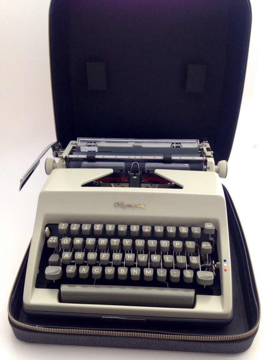 bookofthedad's tweet photo. A working vintage typewriter makes a stunning prop for handtyped guestbook  #weddingoclock https://t.co/0OPD8hf4h9 https://t.co/rbRb73EZ8S