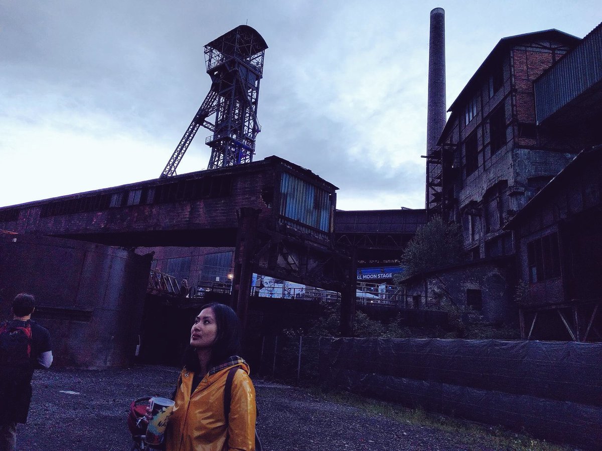 HelloTEFL's tweet image. Went to #colours2016 #justforaday. Thanks @tameimpala, @slowdiveband &amp;amp; @M83 for such amazing shows. Great site!