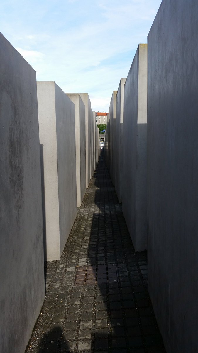 glisso17's tweet photo. Visited the Brandenburg Gate and Holocaust Memorial this afternoon. Such interesting but sad parts of history https://t.co/jktfcszXPl