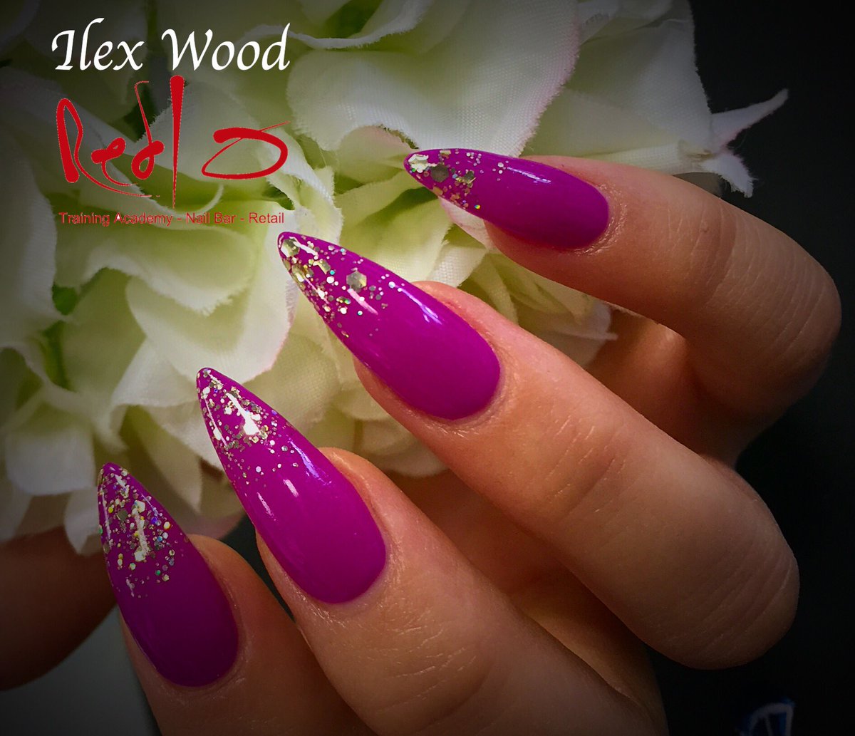 #Tahitihottie on <a href="/prohesion/">ProHesion</a> extensions @NailHarmonyUk <a href="/JoShirleyRedTen/">jo Shirley</a>  #showscratch <a href="/NailproMagazine/">NAILPRO Magazine</a> <a href="/pro_beauty/">Professional Beauty</a>
