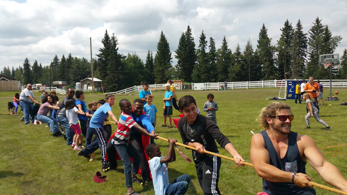 cadchads's tweet photo. #FamilyFunDay Tug o war #ABCM2016 @AlbertaSDAConf Can you spot the #SuperMans? https://t.co/bSW8YKWQYo