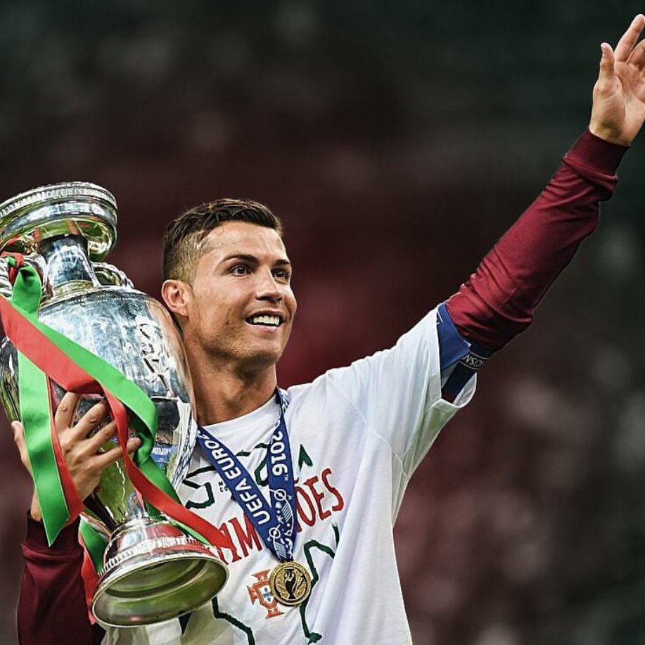 CristianoPlanet's tweet photo. One week ago :
Cristiano Ronaldo has made history wirh his country !
#MostCompletePlayer https://t.co/N9MXT59RSf