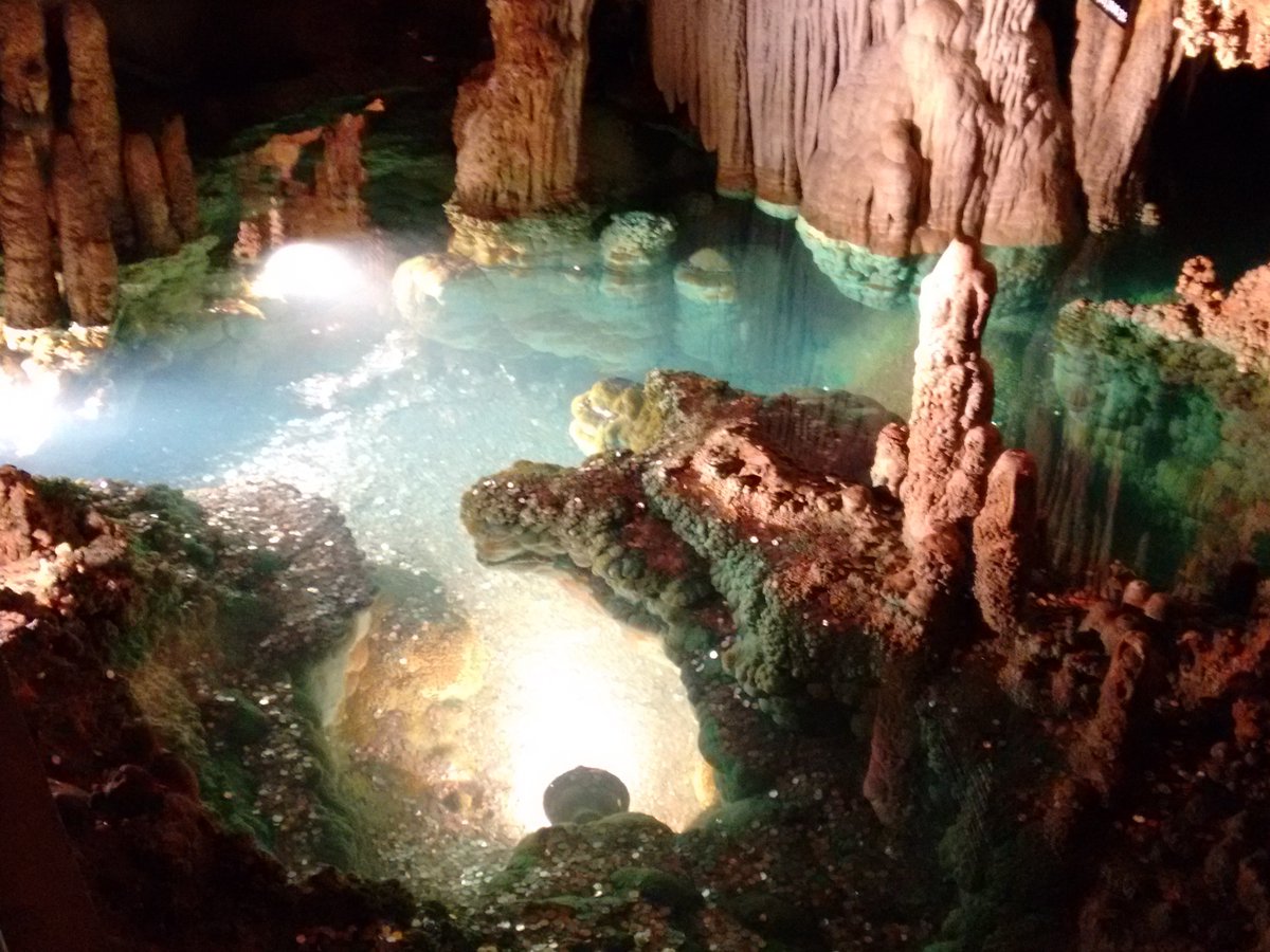 OneRoadAtATime's tweet photo. NEW POST on the blog! Daycation at @LurayCaverns made for a great day! #tbin #discoveryaday https://t.co/yIprrRwCbw https://t.co/wipKuJeKlP
