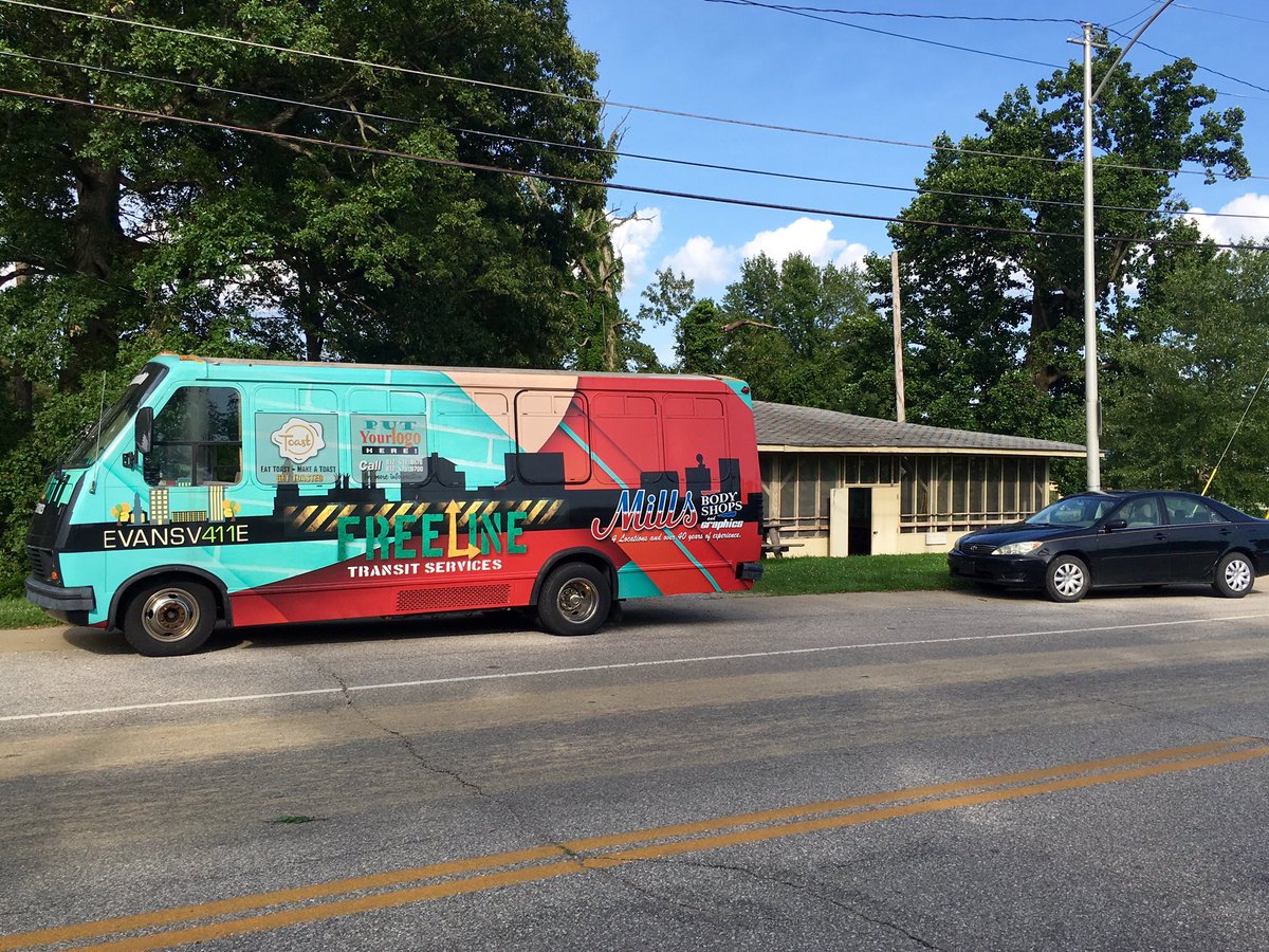 CaptainMikeyJ's tweet image. Local Show @AtLastBand @FarringtonDrive the Vinyl Boys and @BackForthAffair Freeline Preview tonight Free admission!