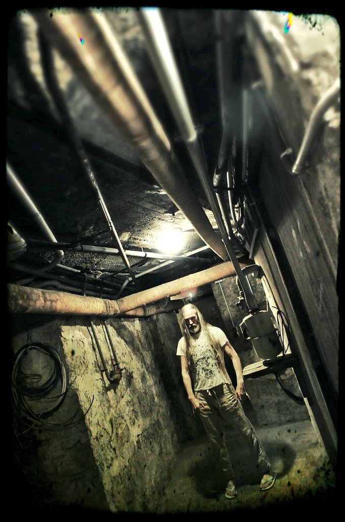 joncampling's tweet photo. So... we found the #cellar in our apartment lol.

#greatfilmlocation
Did a lik photoshoot https://t.co/PZFdMRrPcK