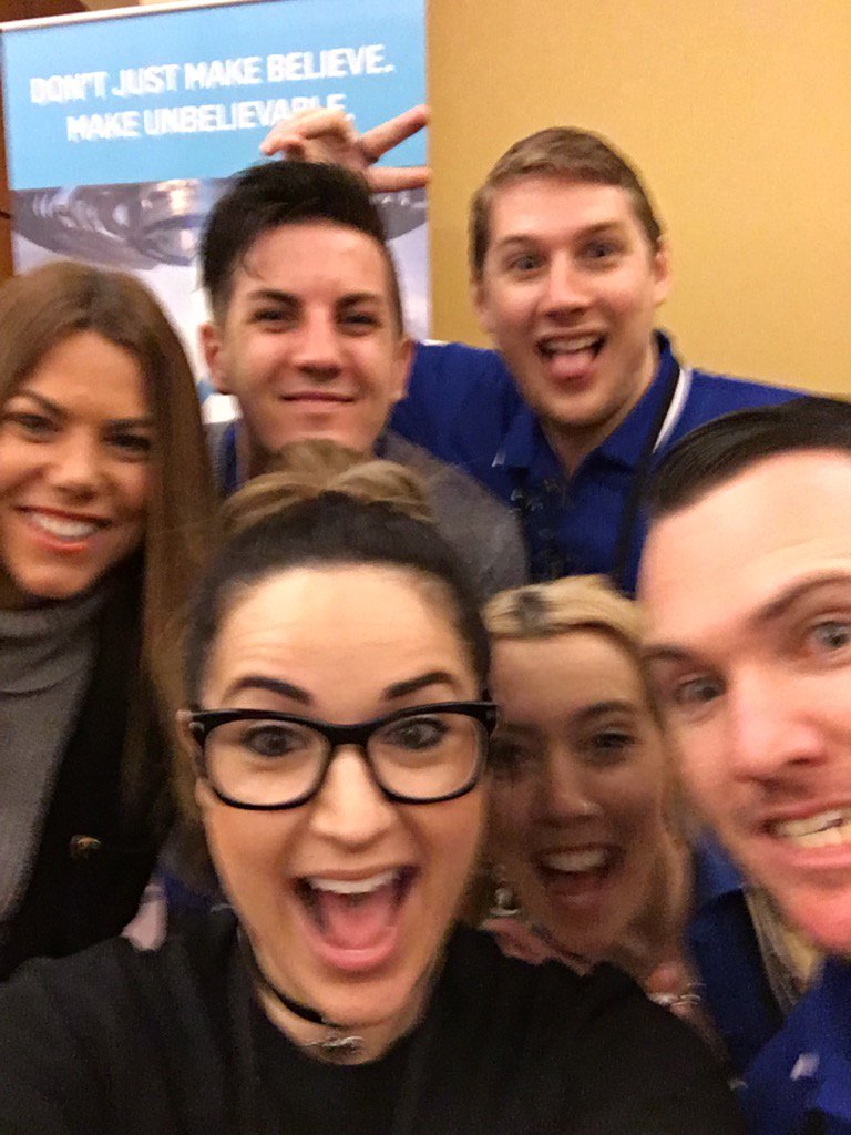 OfficialSantina's tweet image. #HTC10 #vitacon16