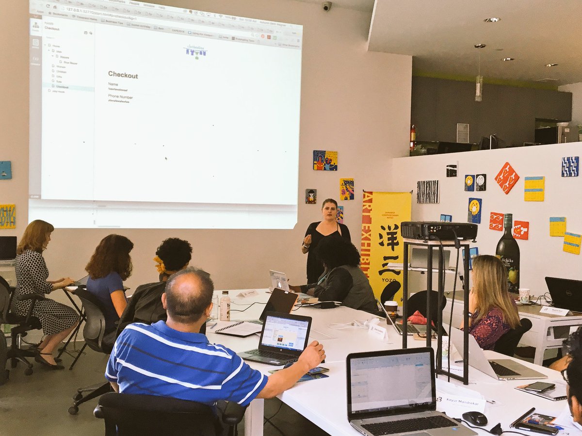 CollectiveAB's tweet photo. @opodz with @autumnbeth @pmcbell @madebypaul teaching our @axurerp #axurebootcamp https://t.co/adt6KXMiMu