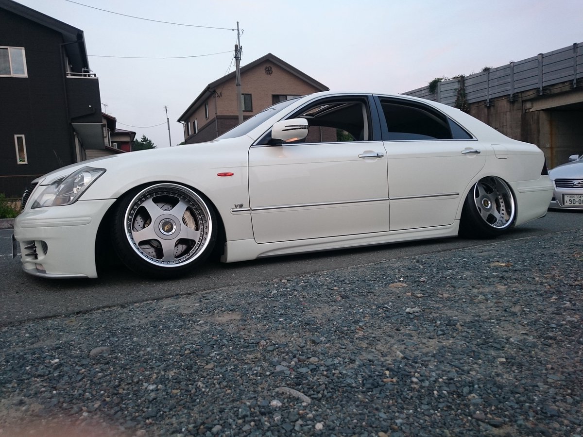 chasyuboy's tweet photo. おはよう(^-^)v 

ニューホイール、アームとｱﾗｲﾒﾝﾄ
クラウン完成しました❗
ケーニッヒいいな（○_○）！！
#かっこいいと思った人RT 
#1mmでもいいなと思ったらRT 
#クラウン 
#私のいじり方好きって人RT https://t.co/WhkyJ9XjMQ