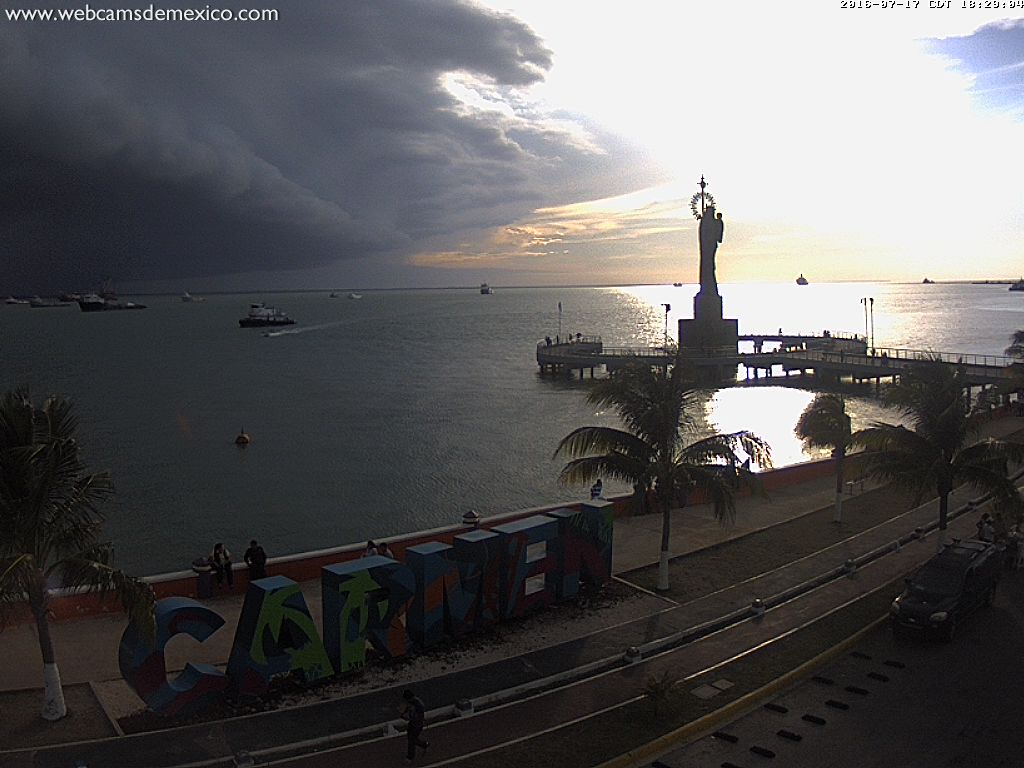 webcamsdemexico's tweet photo. Atentos con la nube que luce en este momento #CiudaddelCarmen #Campeche vista malecón: https://t.co/KyZikMn7wi https://t.co/dyrDG6PHoJ