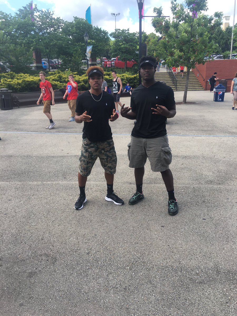 kevbreezy11's tweet photo. Good luck to my brother in his up coming season I already know he gone BALLOUT‼️ ✊🏿🏈😎🚀🐐 #NBros https://t.co/nebpuCMPjA