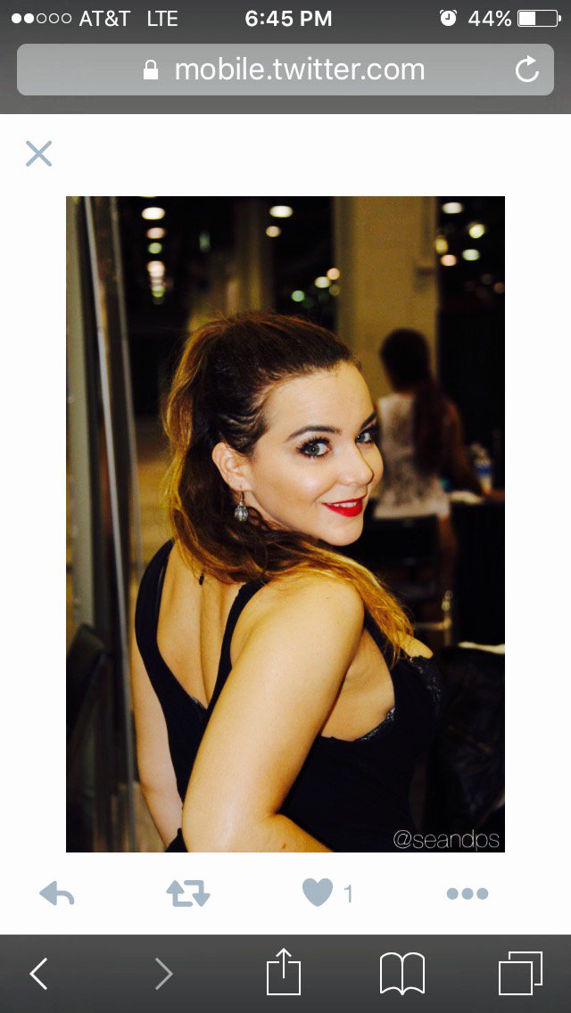 BeNiceNatasha's tweet photo. #RedLipstick #ChromeFilter @seandps https://t.co/DQEHiuDkQi
