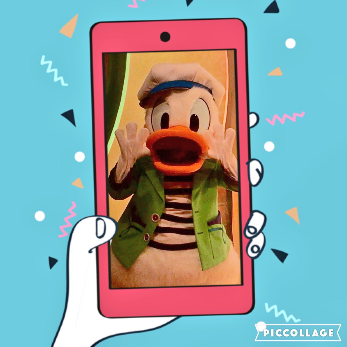 thx_dsny's tweet photo. ドナちゃんの笑い飛ばそうのやり方可愛すぎるᐠ( ᐝ̱ )ᐟ 指が口の中入っちゃってるし指先をピロピロしてた https://t.co/0cEXQGnVKz