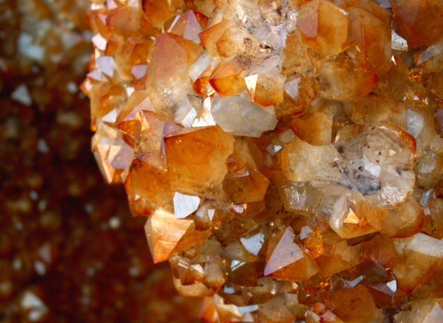 gemrays's tweet photo. Did you know: Placing Citrine in the left most corner from the door of your home or room attracts wealth (1/2) https://t.co/8qZLbog8vC