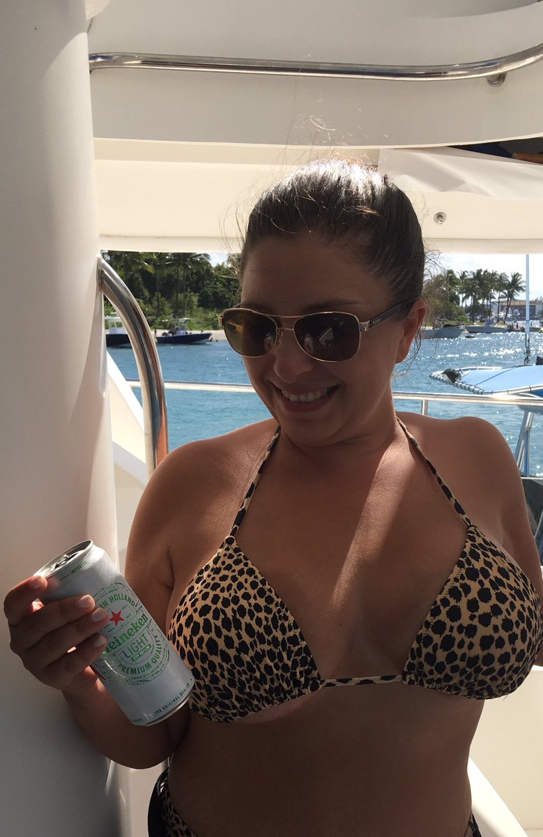 kikist21's tweet photo. Great day meeting the Heineken Light crew in Palm Beach! #mycrewsweeps @Heineken @Heineken_US @SweetDaddyT https://t.co/TOiNLma0EJ