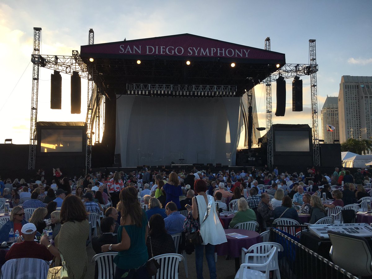 sneakers2SUITS's tweet photo. @DianaRoss couldn't miss you @SanDiegoSymph on the beautiful #SDHarbor https://t.co/QwrOvSwFFi