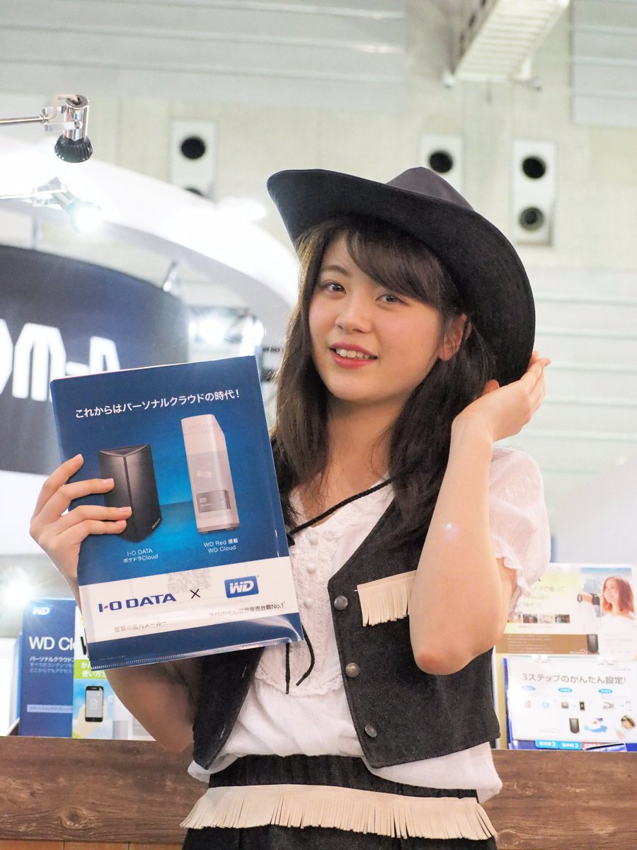 mot777's tweet photo. I/Oデータ&WDのブースにて
カウガールのコンパニオンさん
大人気で撮影大会になってましたね
一枚目は上野未菜さん
素敵な笑顔笑顔ありがとうございましたヽ( ̄▽ ̄)ノ
あとの方はわかりません(^^;
#CPPlus2016 https://t.co/eP6C6jLg3p