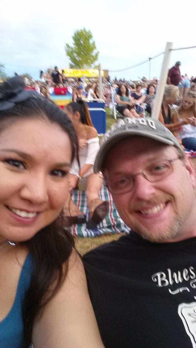 #DCXPhoenix -  can't wait to see the dxc!!