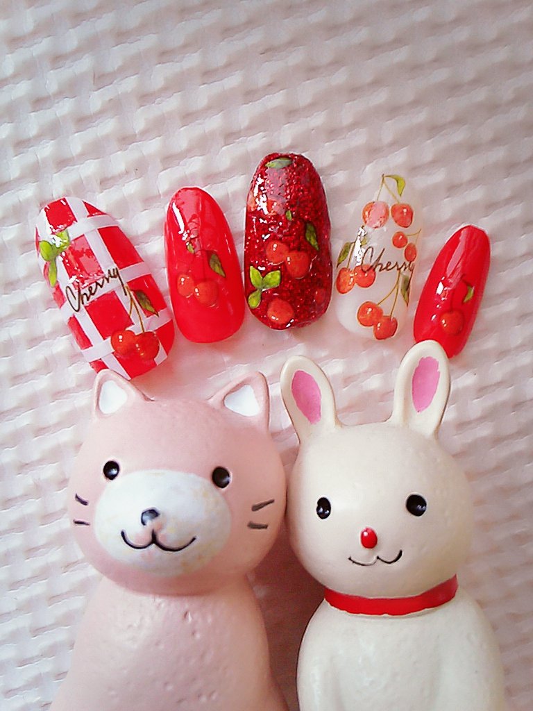 Chihomama さくらんぼネイル マーメイドネイル スターネイル ギャラクシーネイル をしてみた ネイルホリック 100均 Homei しずくさんネイルシール Pa