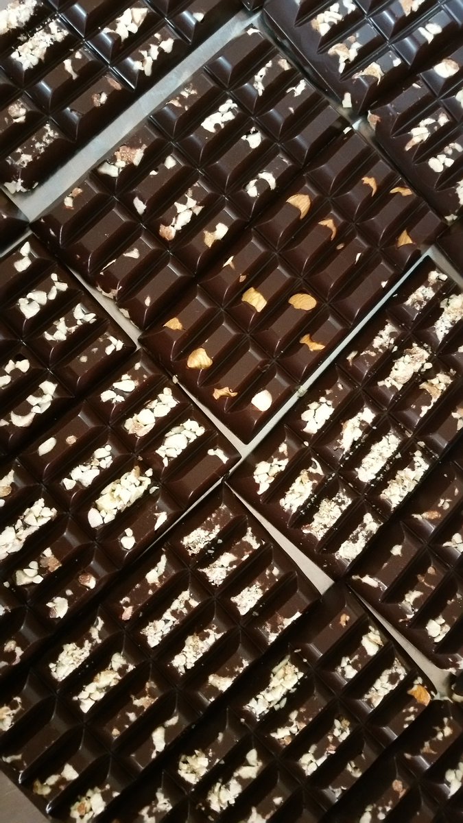 TassieFudgey's tweet photo. Roasted Aussie almonds embeded in dark PNG Chocolate The things we do #federationchocolate #tasmania #hobart https://t.co/IQMX44zdm8
