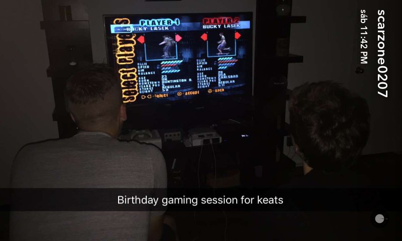 Emblem3Arg's tweet image. David Scarzone publico estas fotos junto a Keats en su Snapchat.