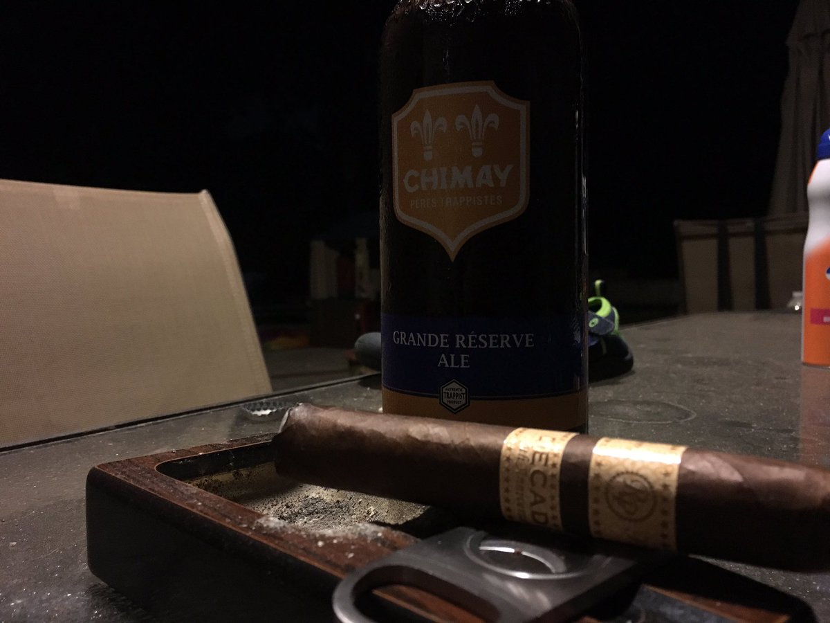 PhatSqueezle's tweet photo. Celebrating completion of phase 1 with some #suds old @pauloakenfold & @RockyPatelCigar #ccnpstudy @darby_weaver https://t.co/xY8fNPtscj