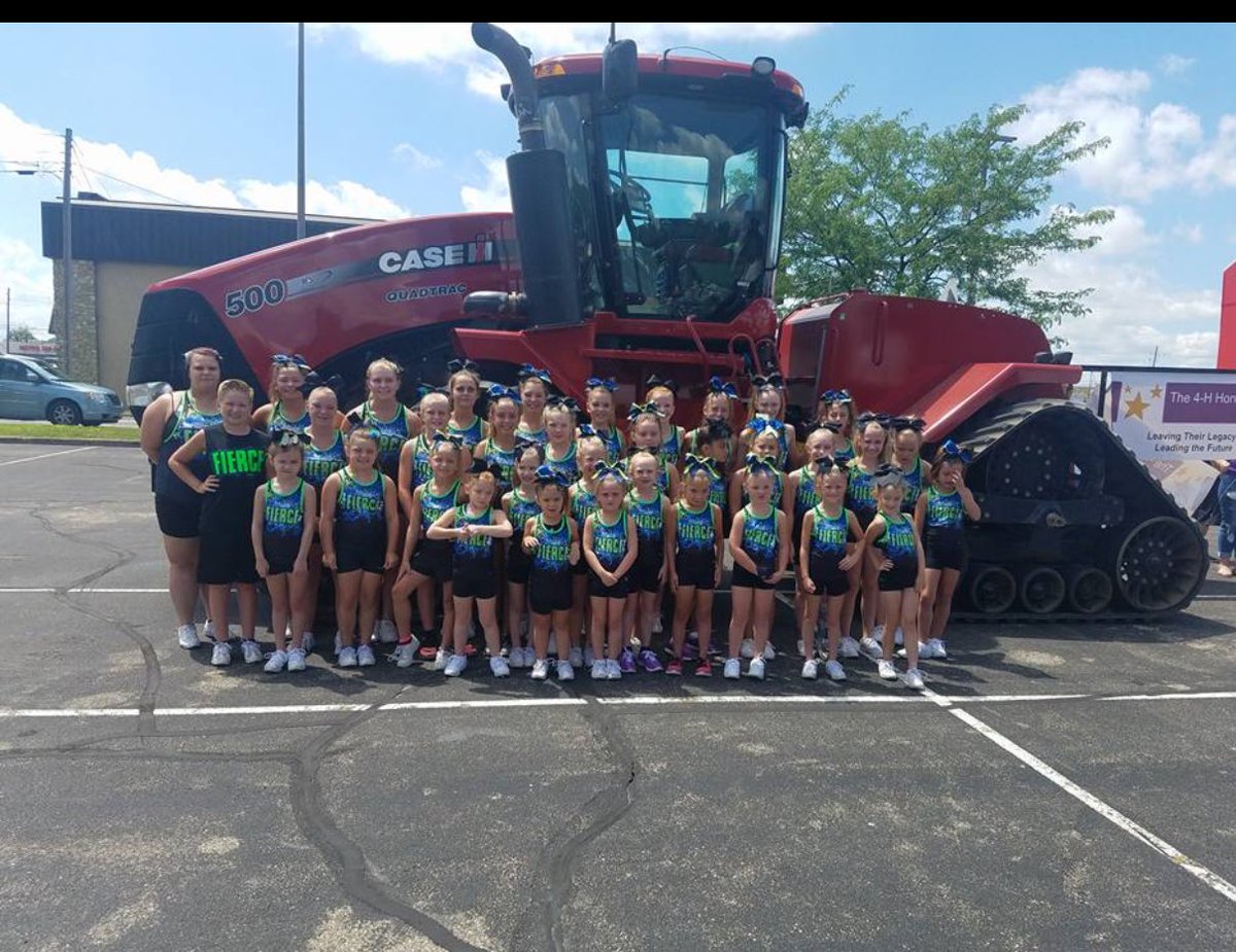 fair_johnsonco's tweet photo. #fierceallstars Johnson county 4-h and agricultural parade https://t.co/LxTTEQqkfy