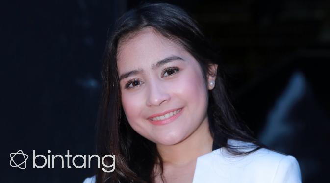 Indosiar's tweet photo. Fans Persembahkan Lagu, Prilly Latuconsina Menangis Haru https://t.co/I19pyw327z via @bintangcomID https://t.co/YoHNbD1bkV