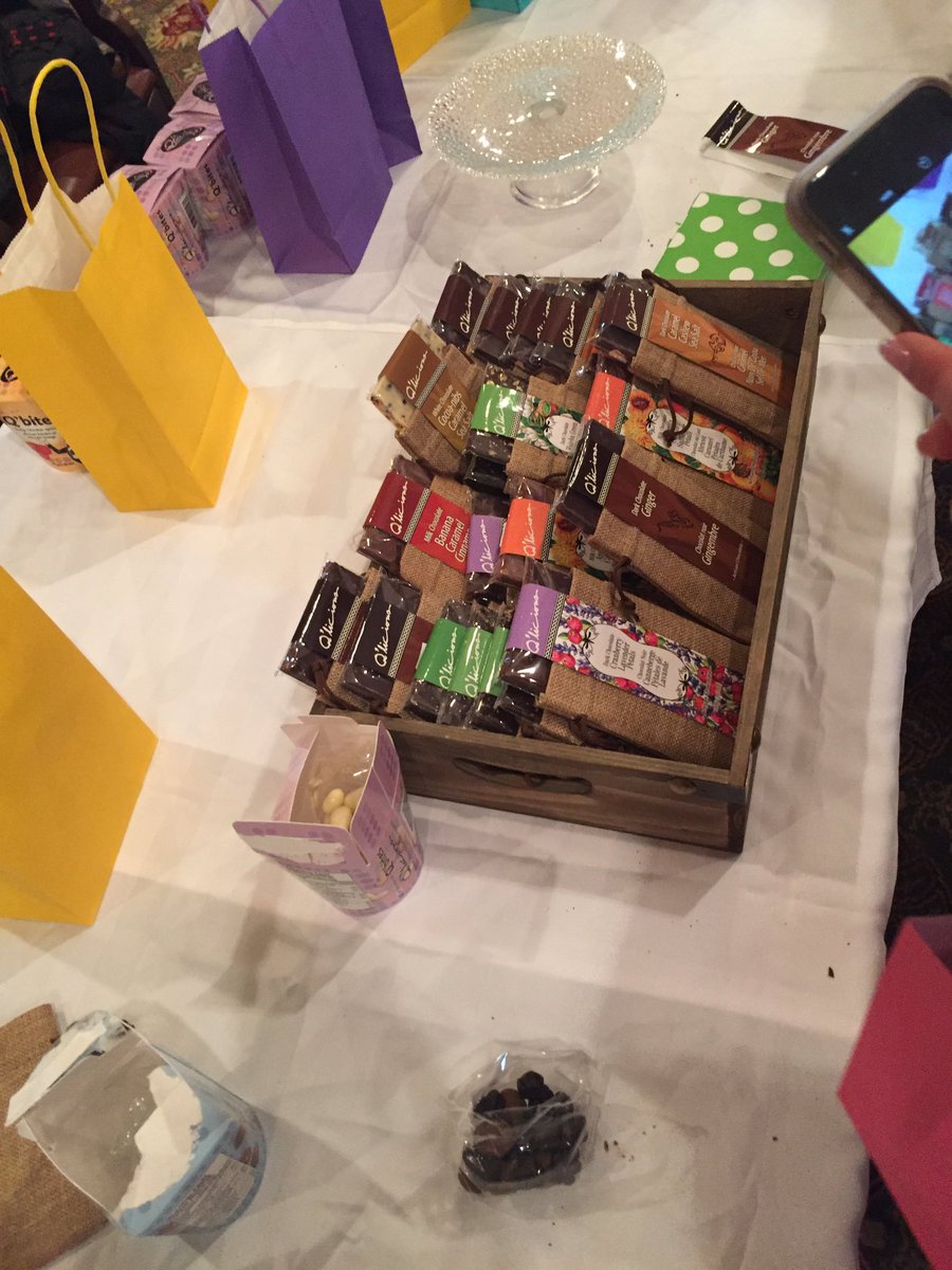 MissTeenSWBC16's tweet photo. Yummy😍😍 look at the chocolate.I got to try a delicious ginger chocolate bar. @SweetsCanadaCA #missteenagecanada2016 https://t.co/wgerArobsG