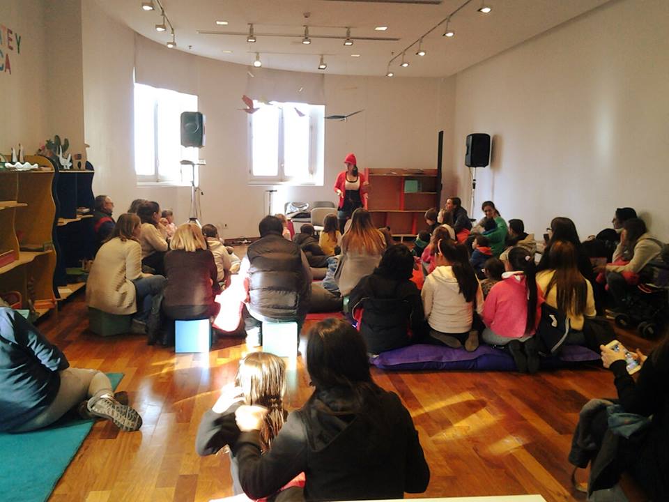 ¡Hermoso domingo de cuentos en <a href="/ferialibroinf/">Feria Libro Infantil y Juvenil.</a> ! ¡Gracias a todos los que se acercaron a compartir historias...