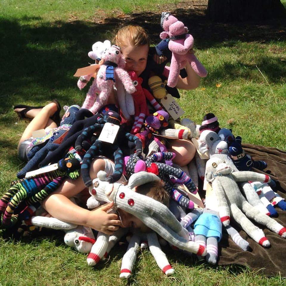 woollybananas's tweet image. YVR Operatives prepped a barrel o monkeys today for the #SophiaProject @CanuckPlace  Children&apos;s Hospice #Craftivism