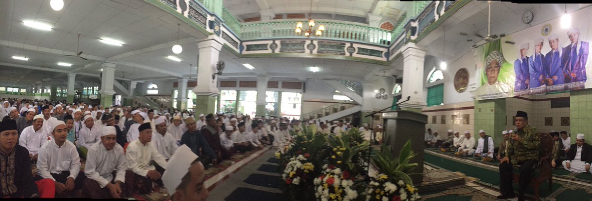 Hikmah Haul oleh Ketum PBNU KH <a href="/SaidAqil/">Said Aqil Siroj</a> di Haul KH Zayadi Muhajir Ponpes Az Ziyadah Klender Jaktim <a href="/Helmy_Faishal_Z/">Ahmad Helmy Faishal Zaini</a>