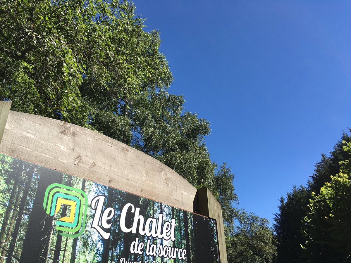 ecocomplexe's tweet image. Lundi ! Le soleil est toujours présent. Venez profiter de ce beau ciel bleu au Chalet de la Source à #Volvic. 😎