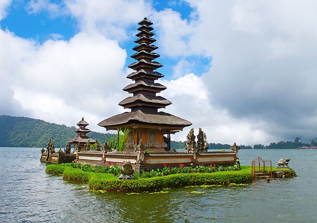 2monkeysit's tweet photo. #INCREDIBLE wide #variety of #attractions and there are countless reasons why 1 should come to the #Island of #Bali https://t.co/OWXn1ET6Kt