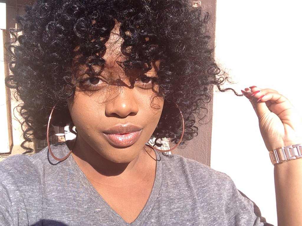 kellykathurima's tweet photo. Hair switch up,loving my curls π» #wigObsession
#wiglife
#curlyhair https://t.co/lX46KRYY9a
