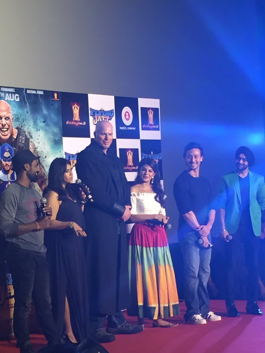 balajimotionpic's tweet photo. .@Ekmainaurektu8 believes @iTIGERSHROFF already has a great fan following amongst the kid! #AFlyingJattTrailer https://t.co/F9qUDW6uUu