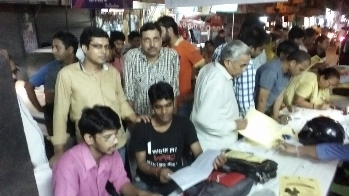 GroundWorkTeam's tweet photo. हमारा उद्देश्य प्रधानमंत्री के योजनाओ को आम जन तक  पहुचना है,कल लगभग 500 से ज्यादा लोगों ने योजनाओ का लाभ उठाया.. https://t.co/LdUPsqGMCF