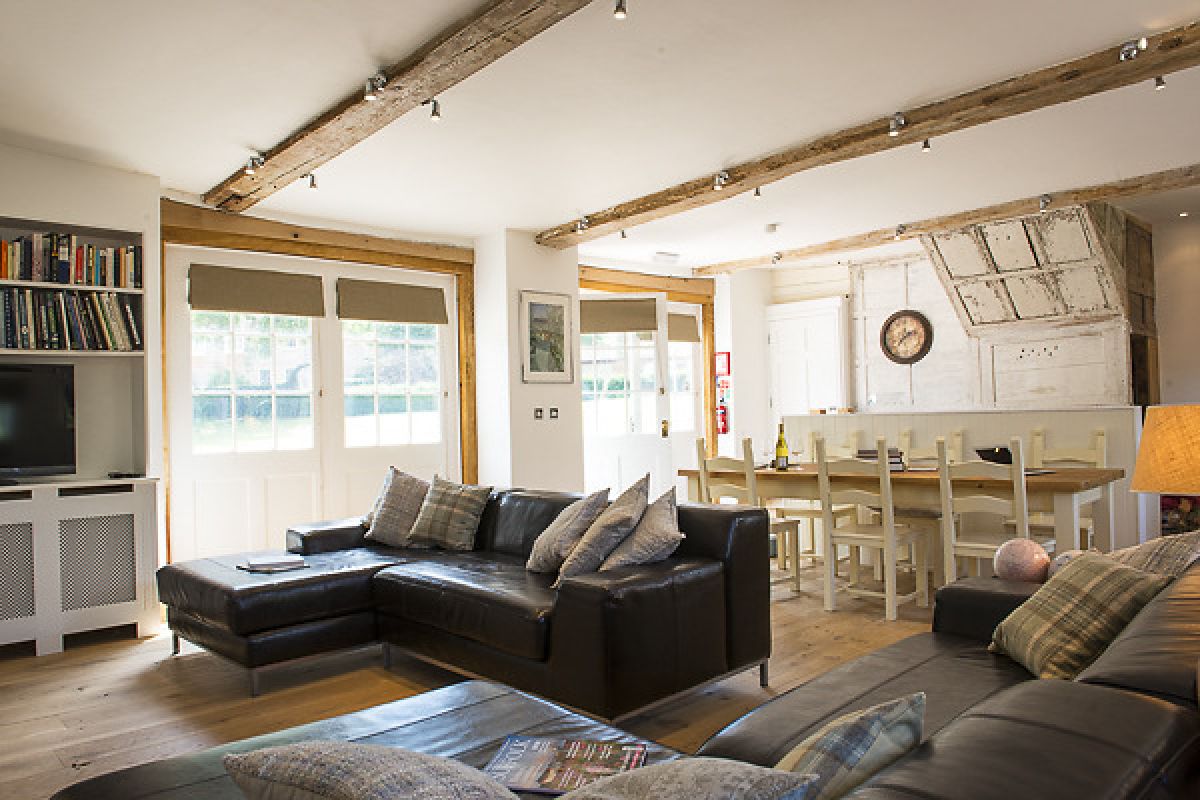thesuffolkguide's tweet photo. Check out these great mid-week special offers for a short break in #Suffolk: https://t.co/7p3TDCZDr0 @Grove_Cottages https://t.co/GyEqA5peYX