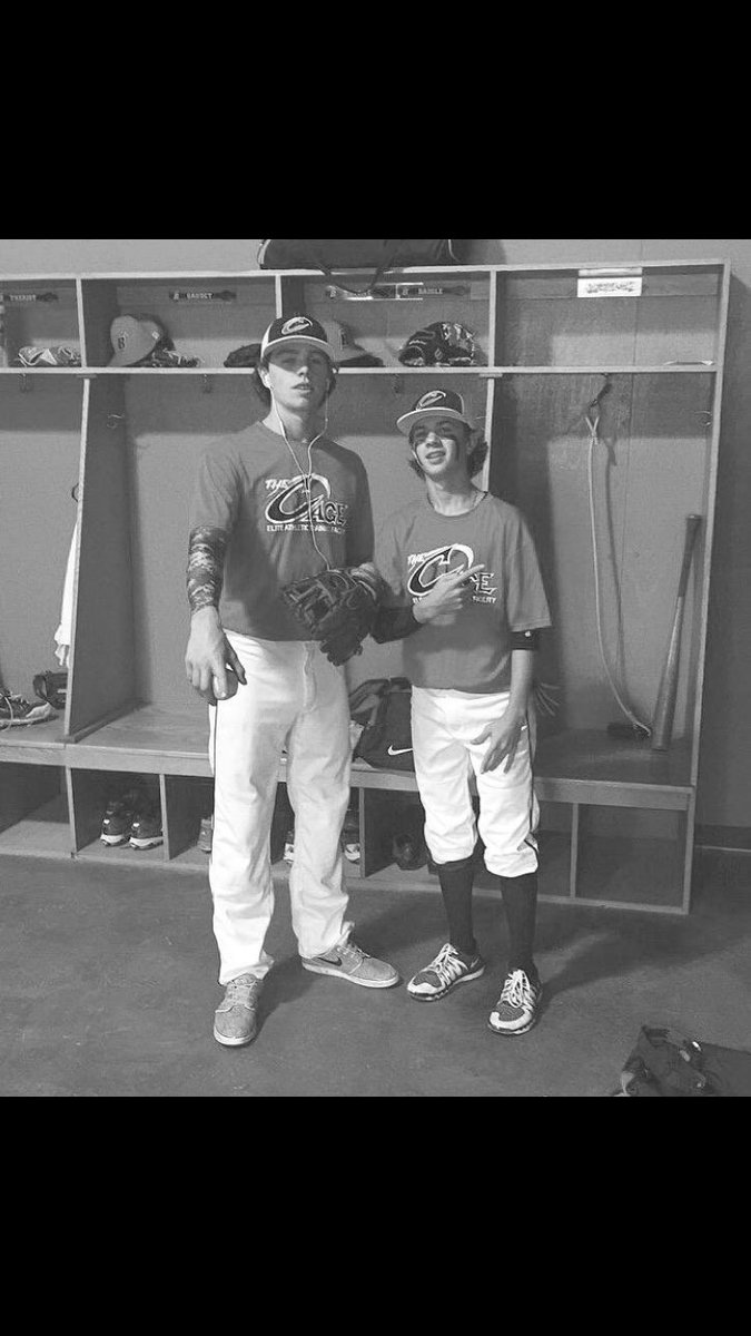 CodyAlford9's tweet photo. Been through a lot with this nigga #fleaux #bro ⚾️🍻 @boudreaux__ https://t.co/SmFb6pZljj