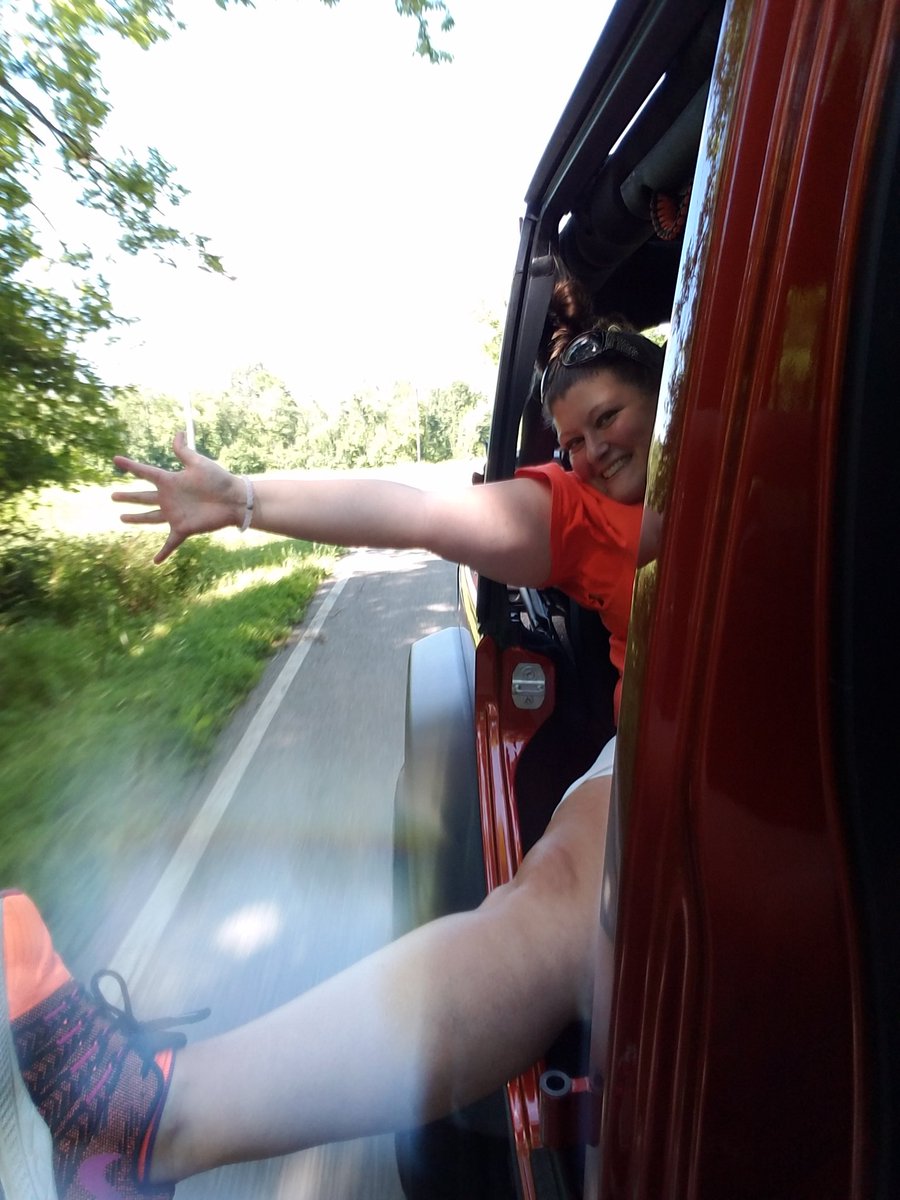 TreadwayJenn's tweet photo. Wee !  #jeep #doorsoff #countryair #loveit https://t.co/cJgeDriNx6