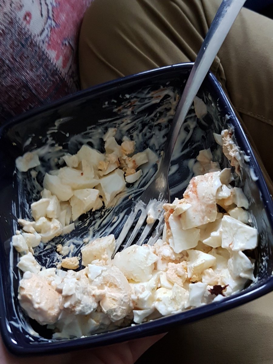 RezoneGAMES's tweet image. Eggs and ghost chilli sauce to start the day. #ihaveproblems