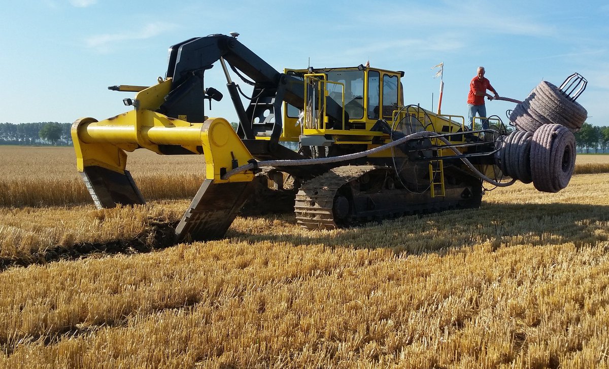 lbsalome's tweet photo. Stukje aan de #bodem werken door drainage te leggen op gps. #deregt drainage. https://t.co/d55P03vTMX